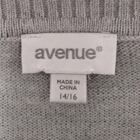 Avenue light grey Christmas Mistletoe Sweater size 14/16