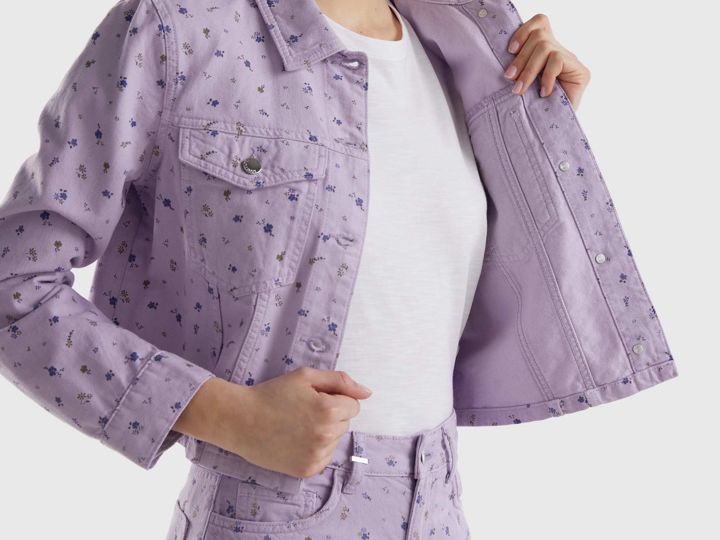 Collared Neck Printed Jacket