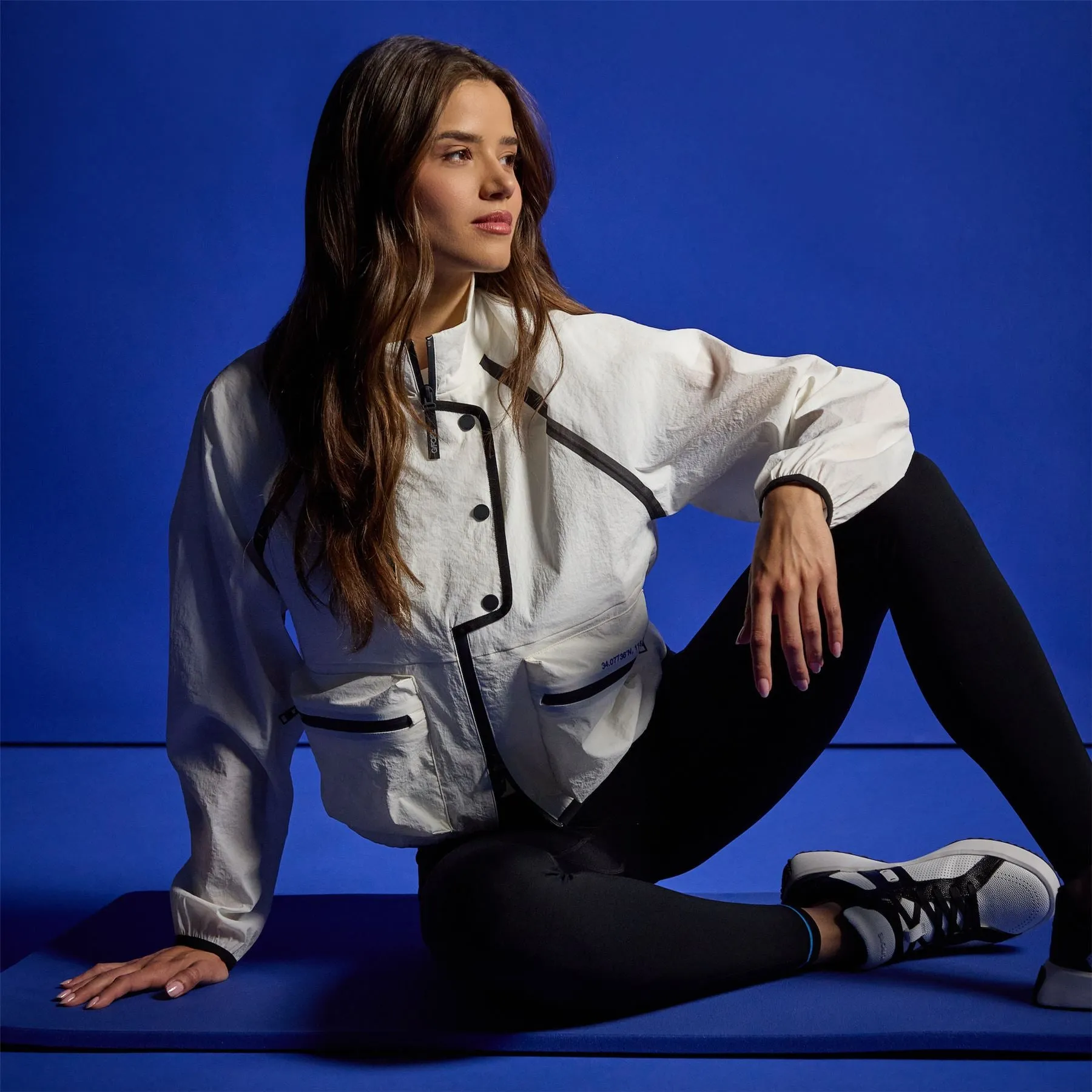 Contrast Stretch Cropped OPS Windbreaker Snow