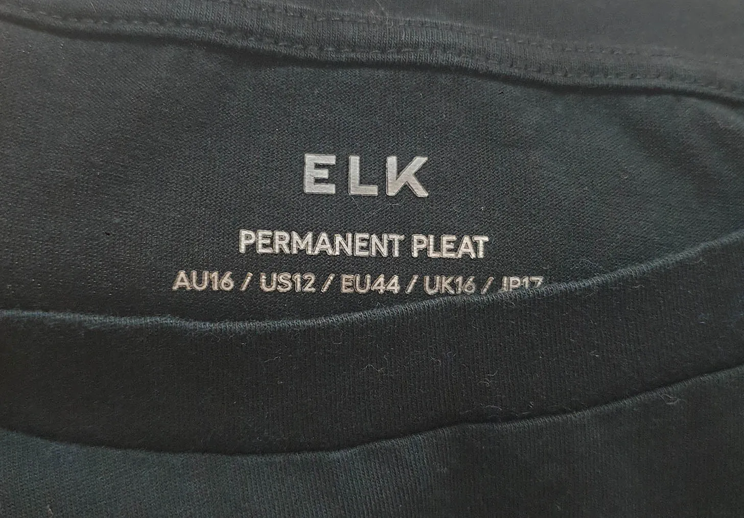 Elk black classic tee shirt size 16