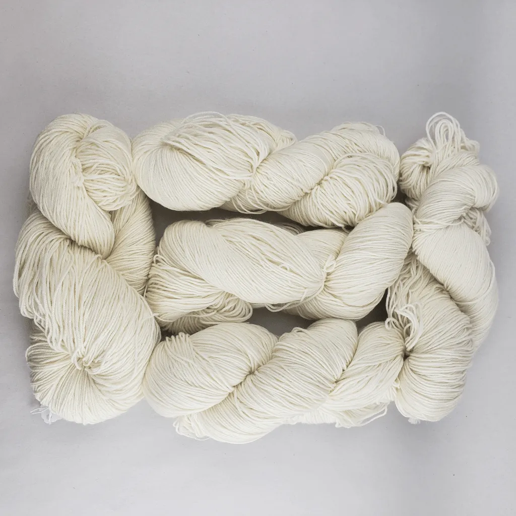 Fileja | Extra Fine Superwash Merino/Nylon Fingering Yarn