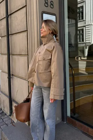 FrejaIC Kort Trenchcoat - Brun