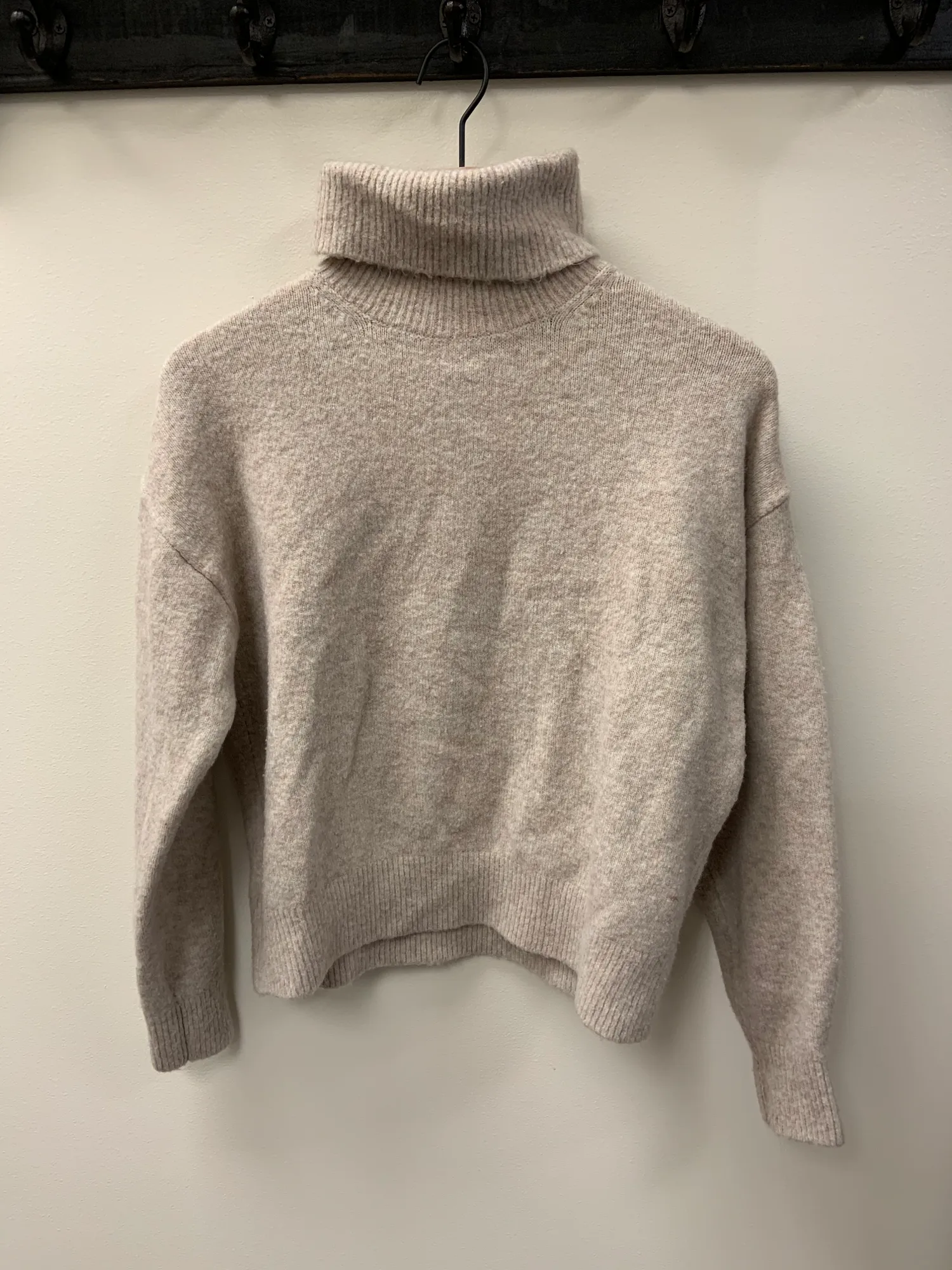 H & M Sweater Size Small
