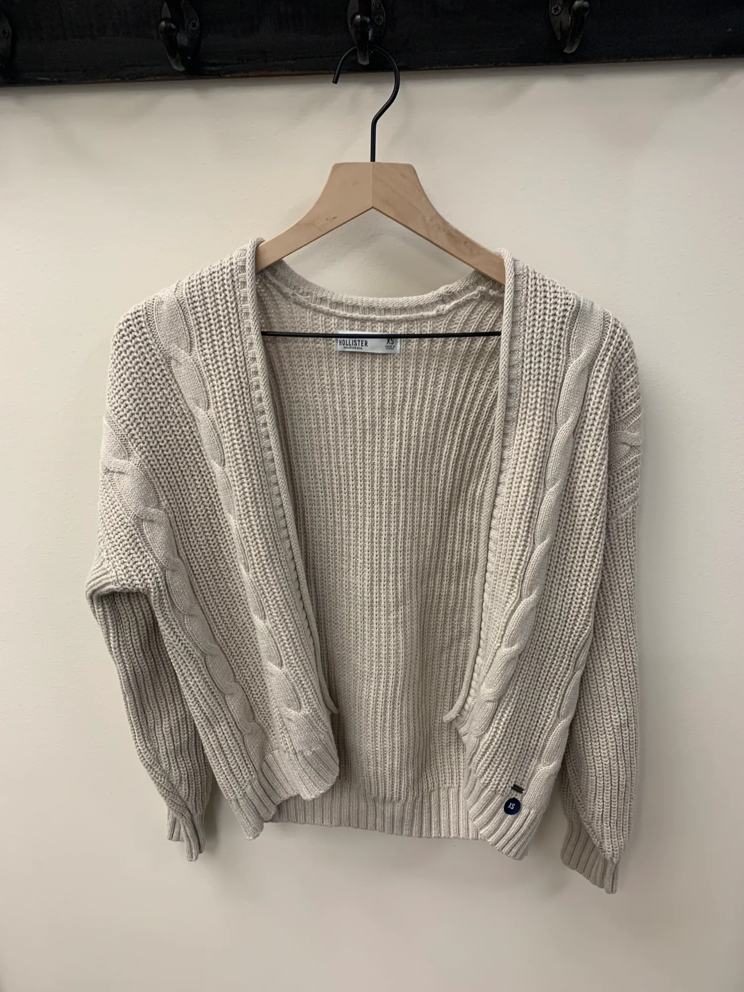 Hollister Sweater Size Extra Small