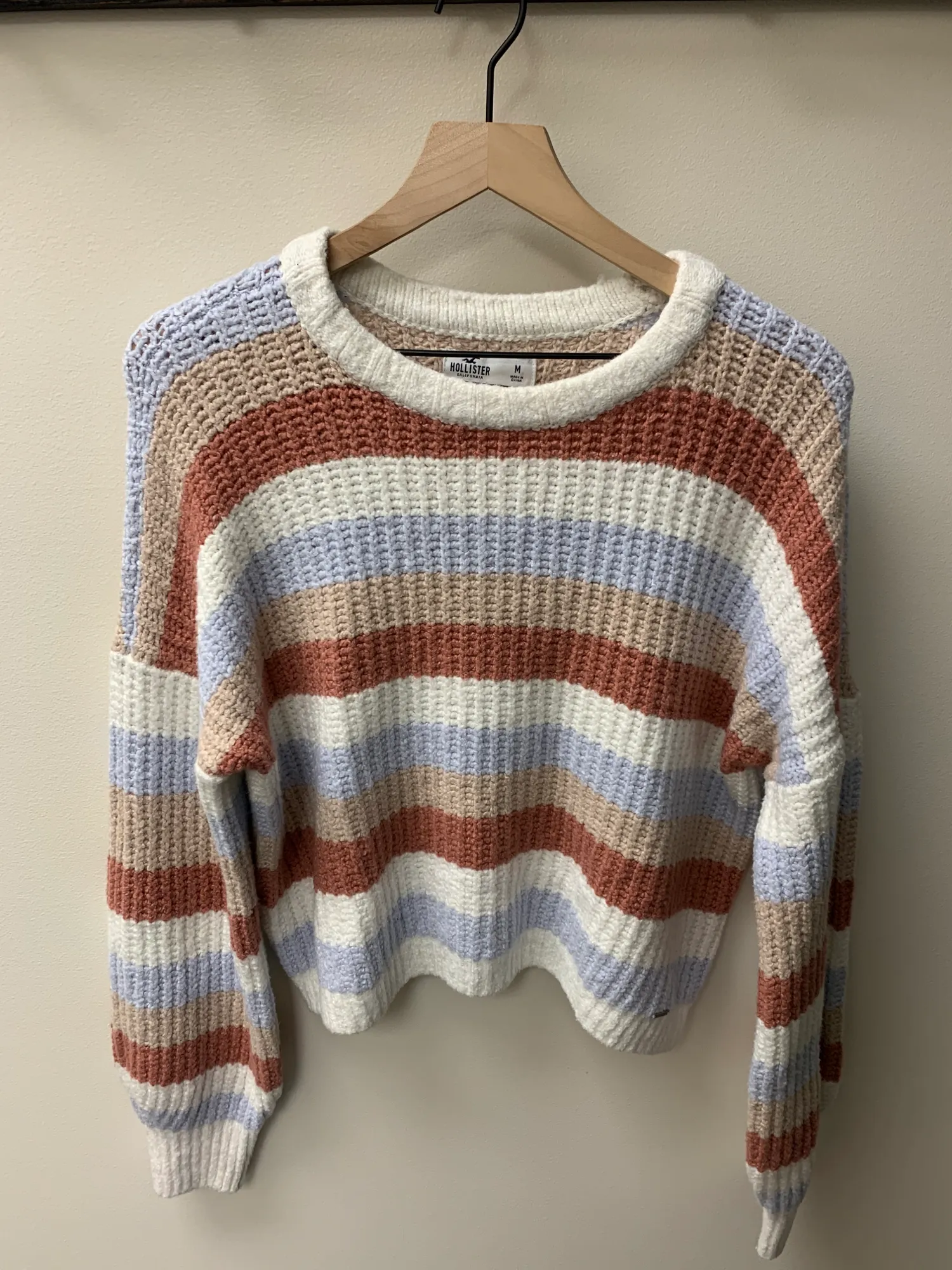Hollister Sweater Size Medium