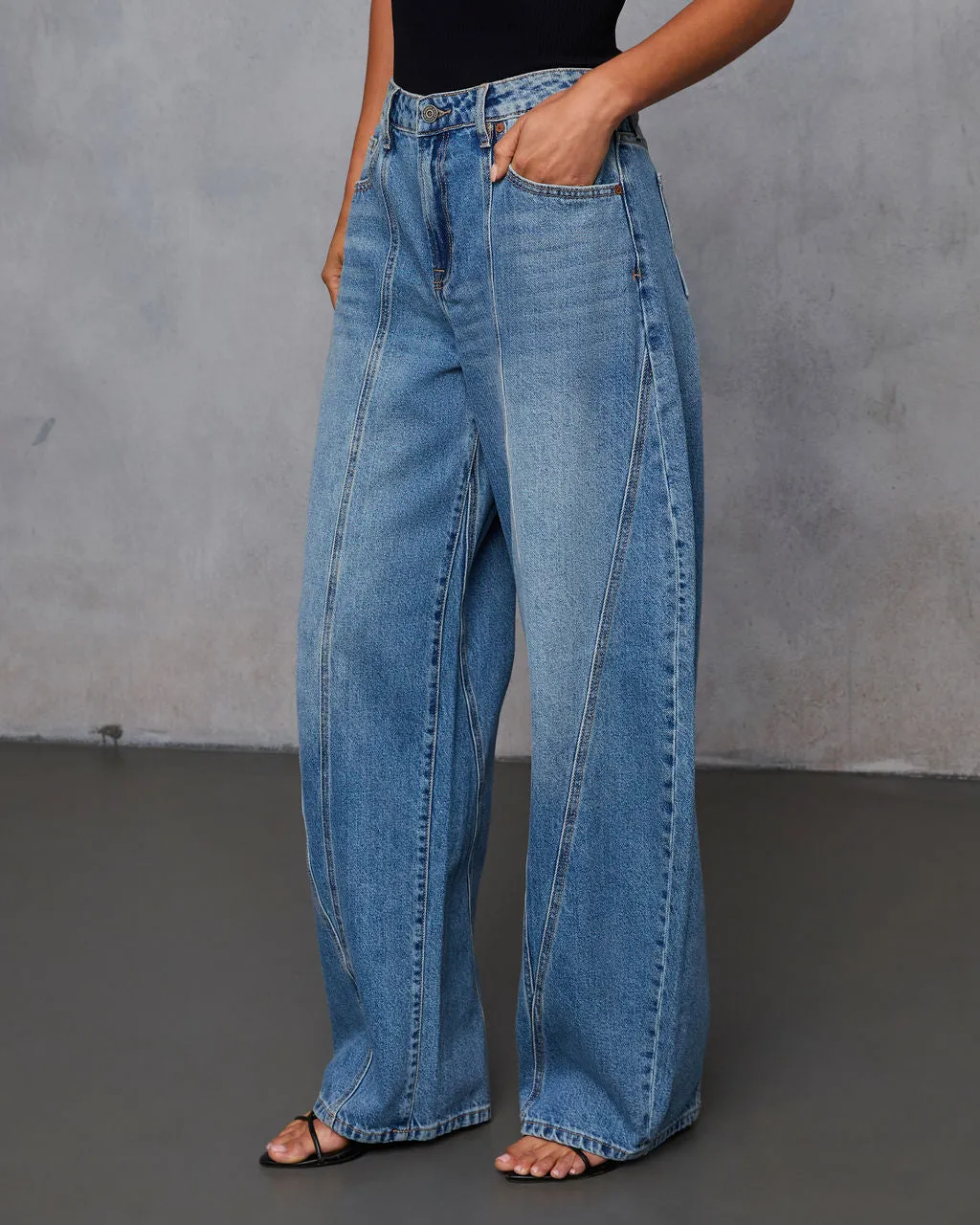 Horseshoe Pintuck Barrel Jeans