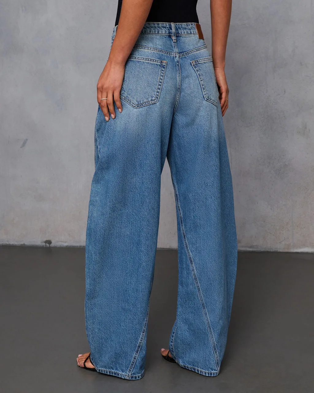 Horseshoe Pintuck Barrel Jeans