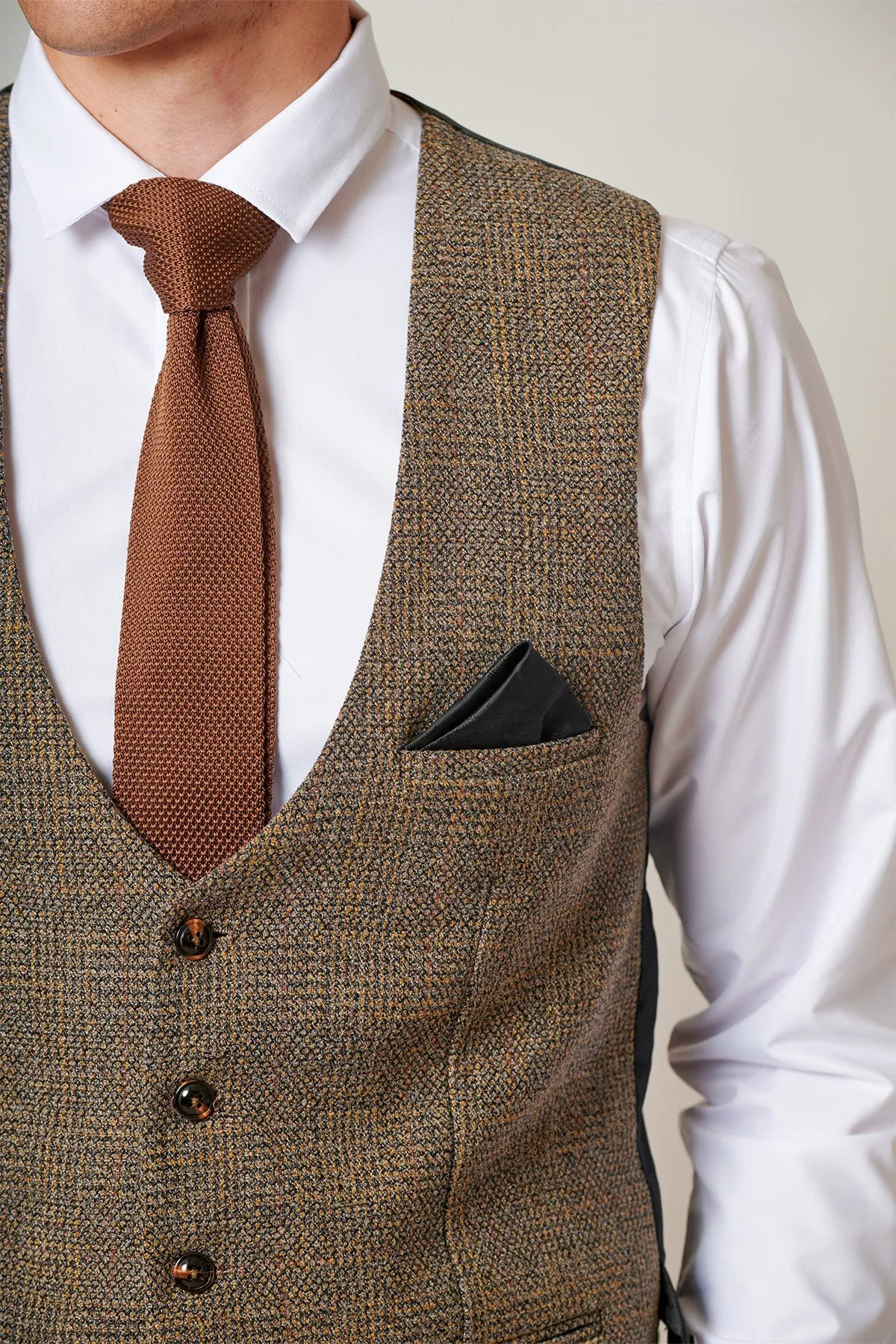 Marc Darcy Kris Waistcoat Tan