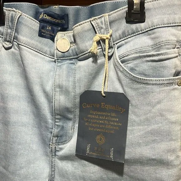 NEW WITH TAGS DEMOCRACY “AB”SOLUTION HIGH RISE CROPPED ITTY BITTY FLARE JEANS 14