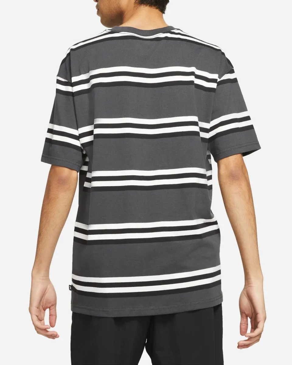 NK SB Tee YD Stripe - Smoke Grey