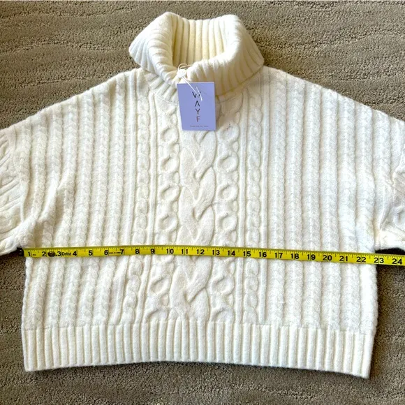 NWT WAYF Sweet Nothings Cable Knit Turtleneck Belle Sleeve Crop Sweater Sze Lge