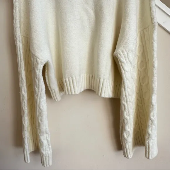 NWT WAYF Sweet Nothings Cable Knit Turtleneck Belle Sleeve Crop Sweater Sze Lge