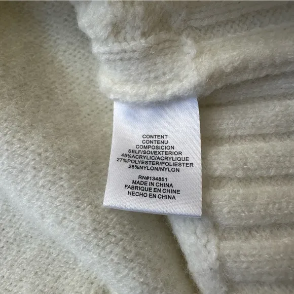 NWT WAYF Sweet Nothings Cable Knit Turtleneck Belle Sleeve Crop Sweater Sze Lge