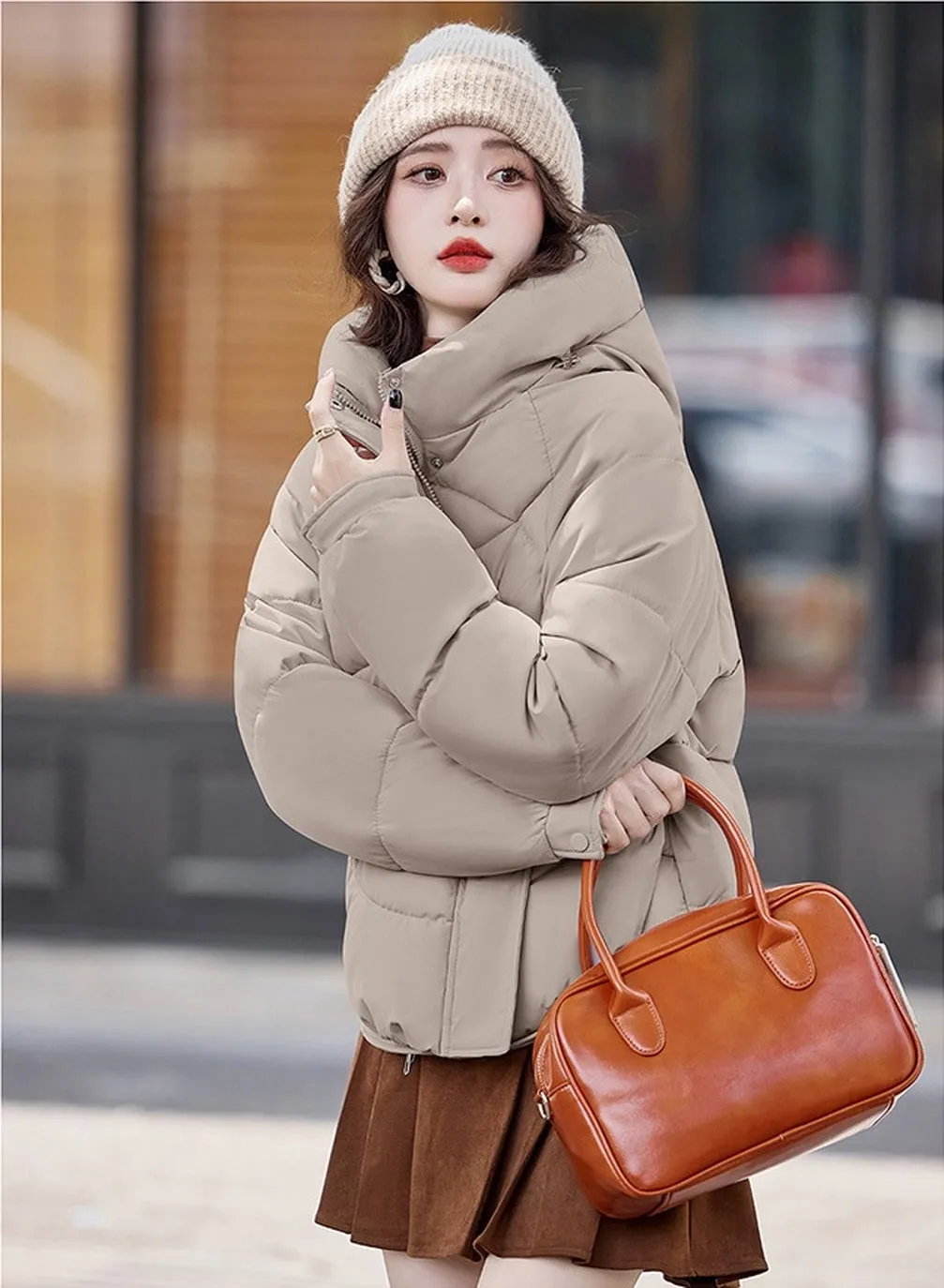 Relaxed-Fit Water-Resistant Puffer Jacket for Women Zip Up and Hooded