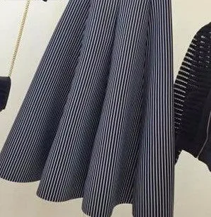 Restore ancient ways in the of long space cotton in the black and white vertical stripes skirts
