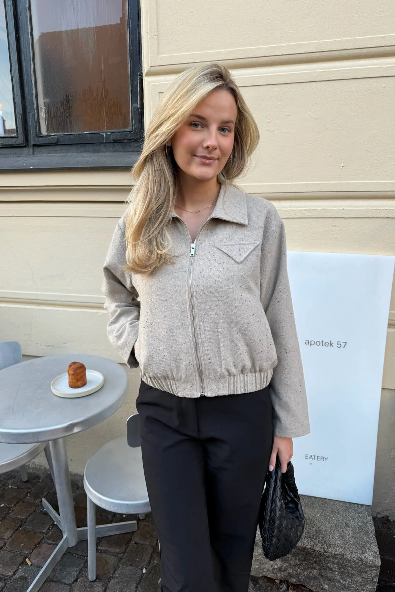 SarahIC Kort Jakke - Beige Meleret