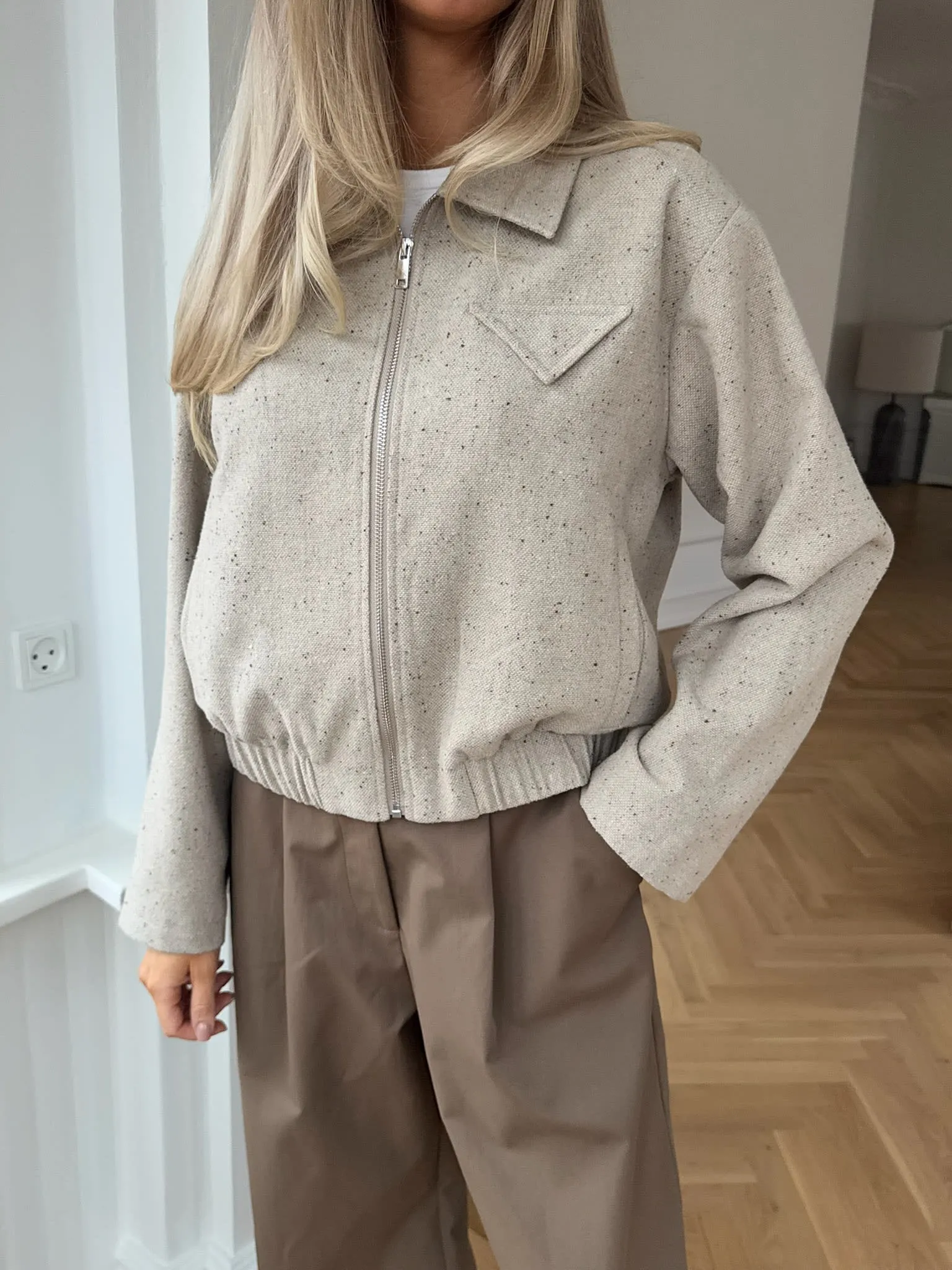 SarahIC Kort Jakke - Beige Meleret