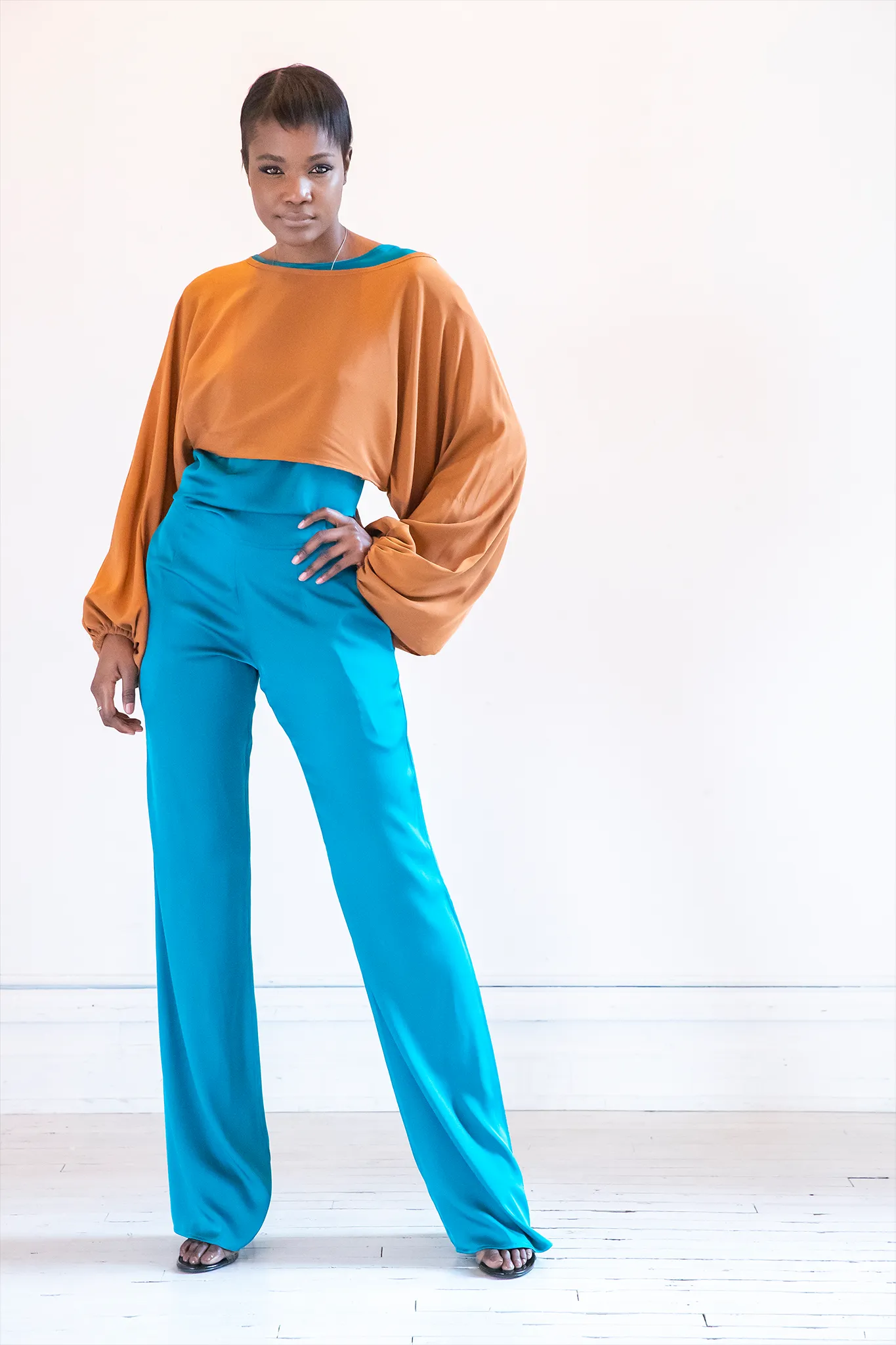 Silk Cropped Sleeves Top