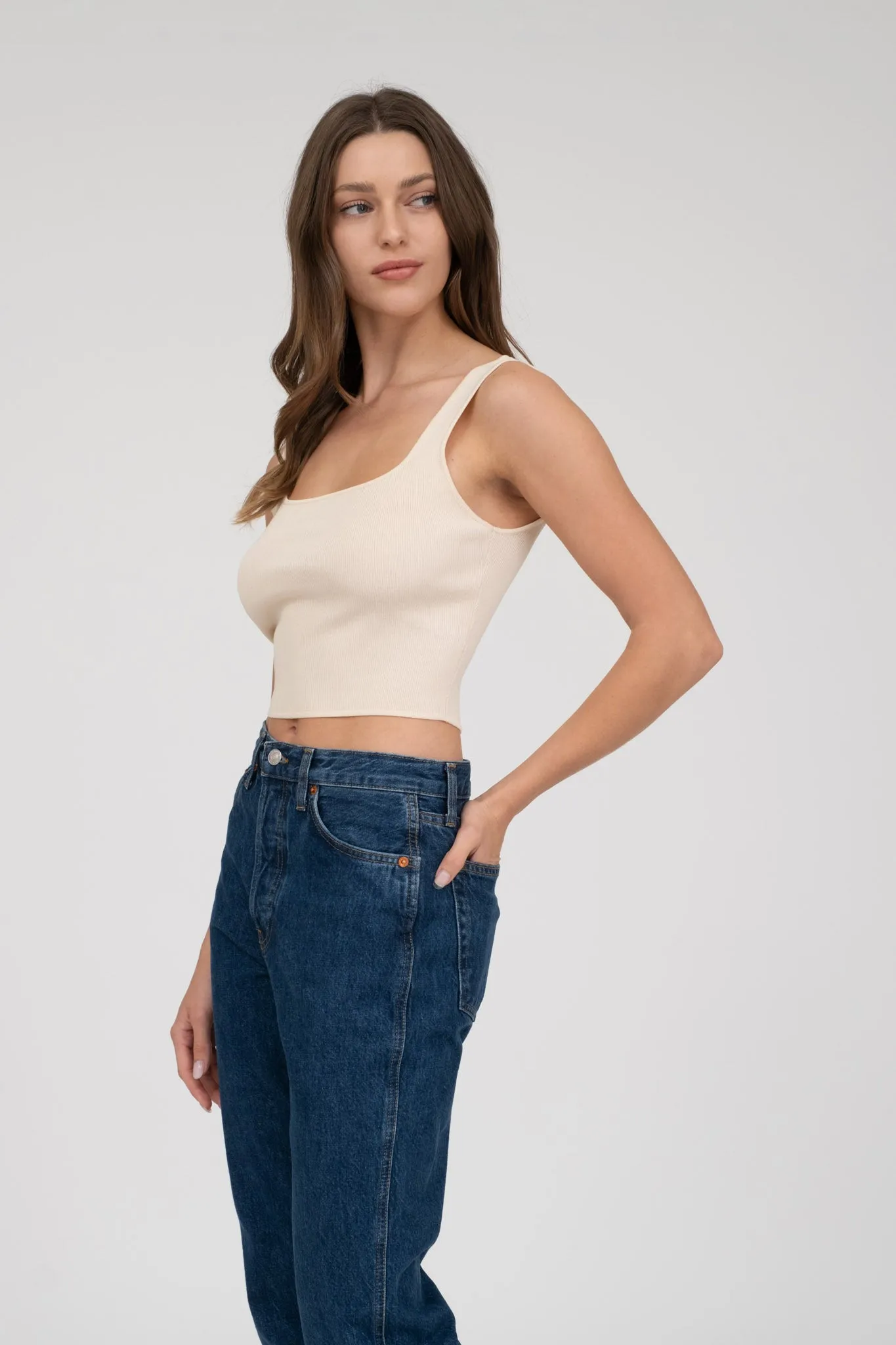 SLEEVELESS SWEATER KNIT CROPPED TANK TOP