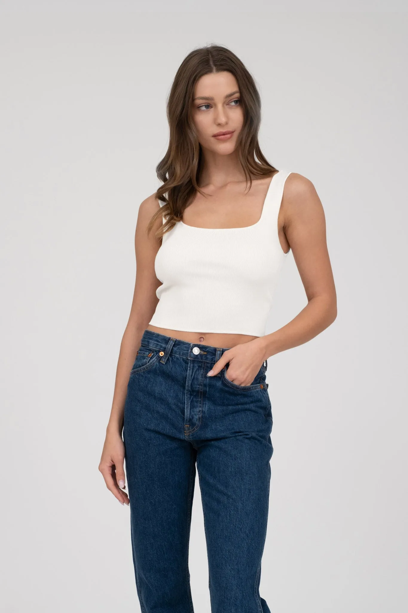 SLEEVELESS SWEATER KNIT CROPPED TANK TOP