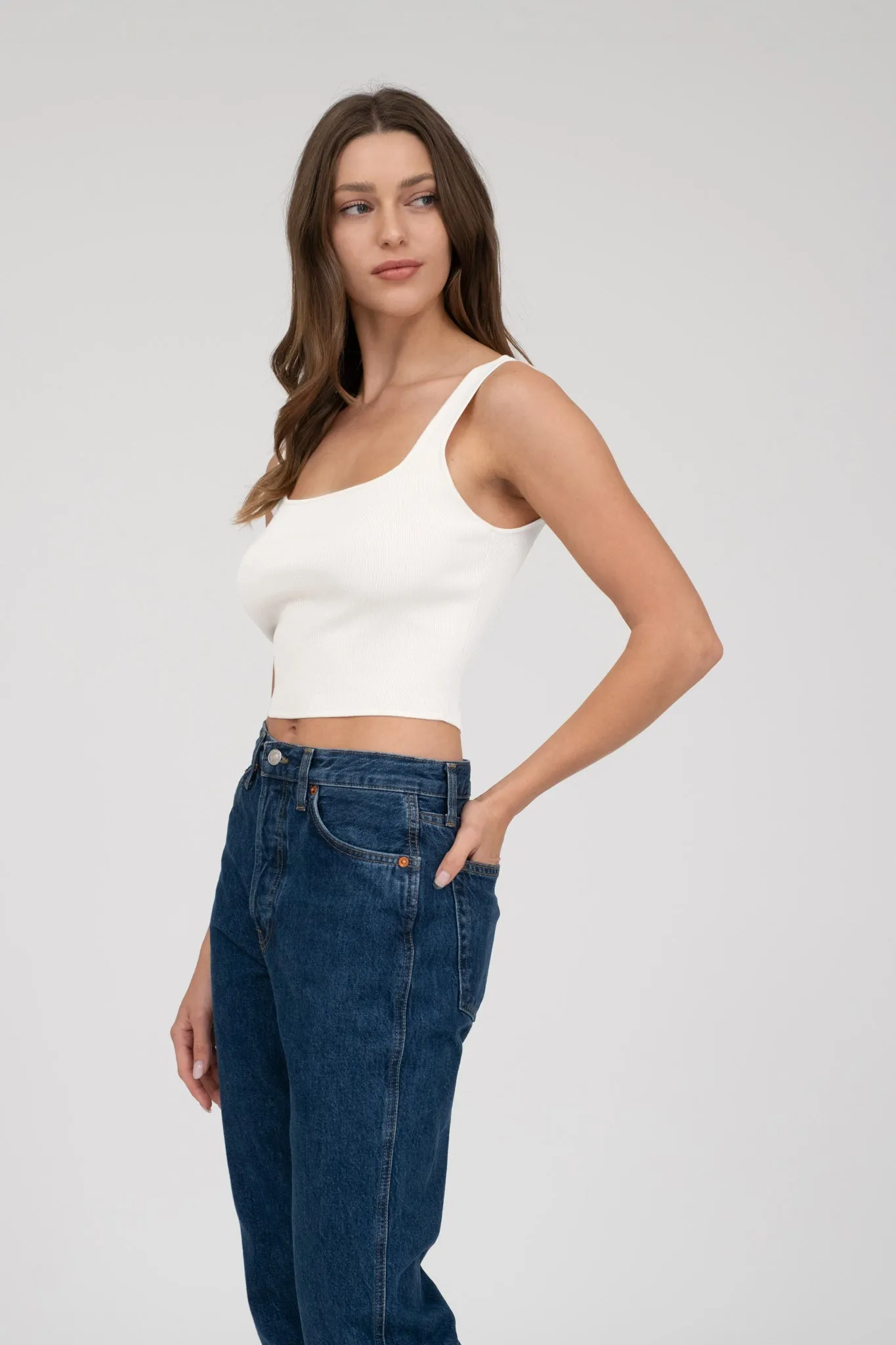 SLEEVELESS SWEATER KNIT CROPPED TANK TOP