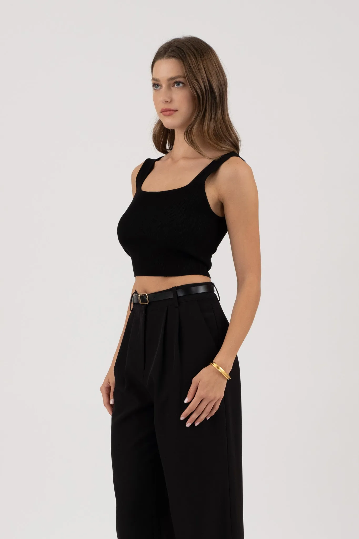 SLEEVELESS SWEATER KNIT CROPPED TANK TOP