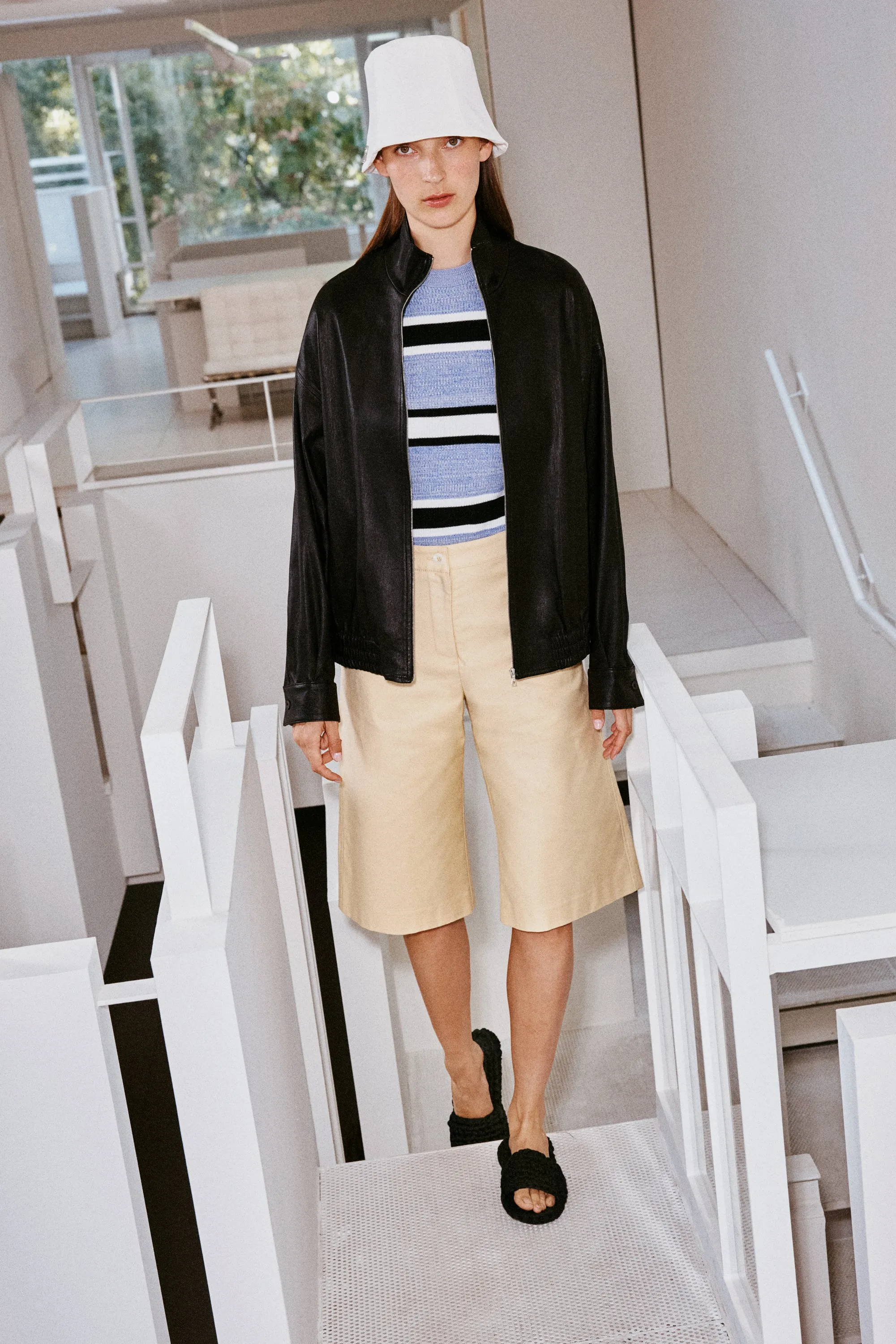 STRIPED CROPPED SLEEVE SWEATER