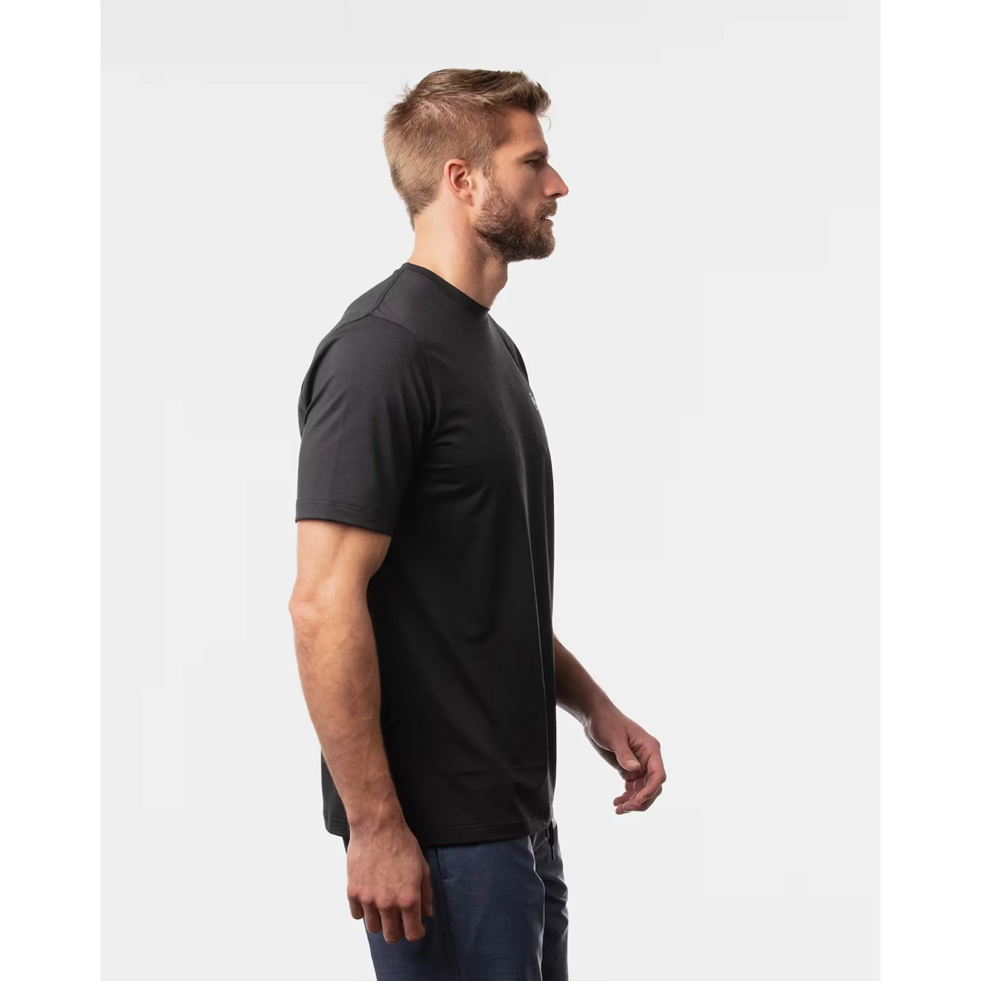 TRAVIS MATHEW MENS SCENIC VISTA T-SHIRT - BLACK