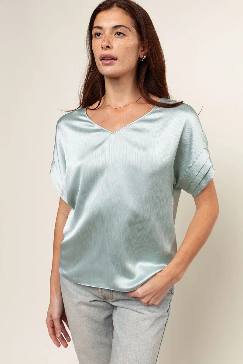 V-Neck Blouse With Bands Sleeve in Crinkle Satin
