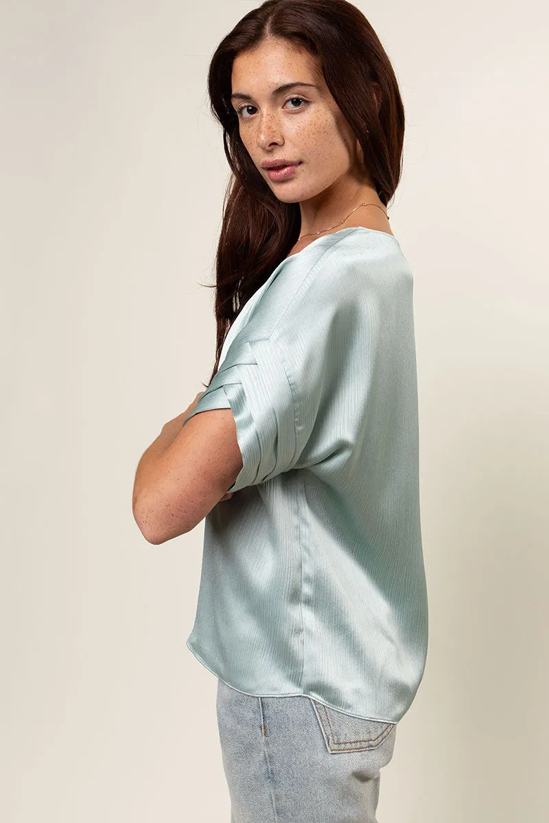 V-Neck Blouse With Bands Sleeve in Crinkle Satin