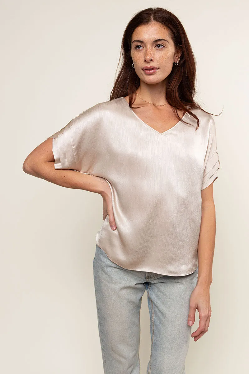 V-Neck Blouse With Bands Sleeve in Crinkle Satin