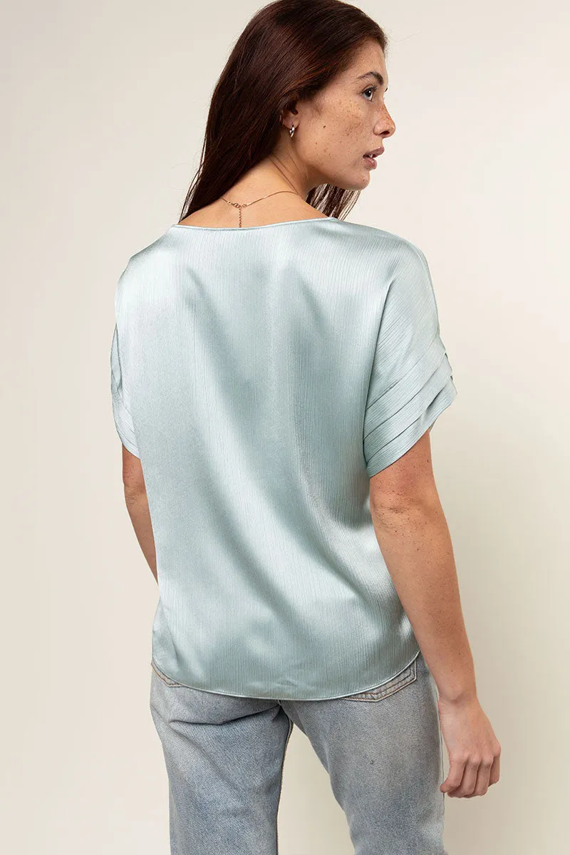 V-Neck Blouse With Bands Sleeve in Crinkle Satin