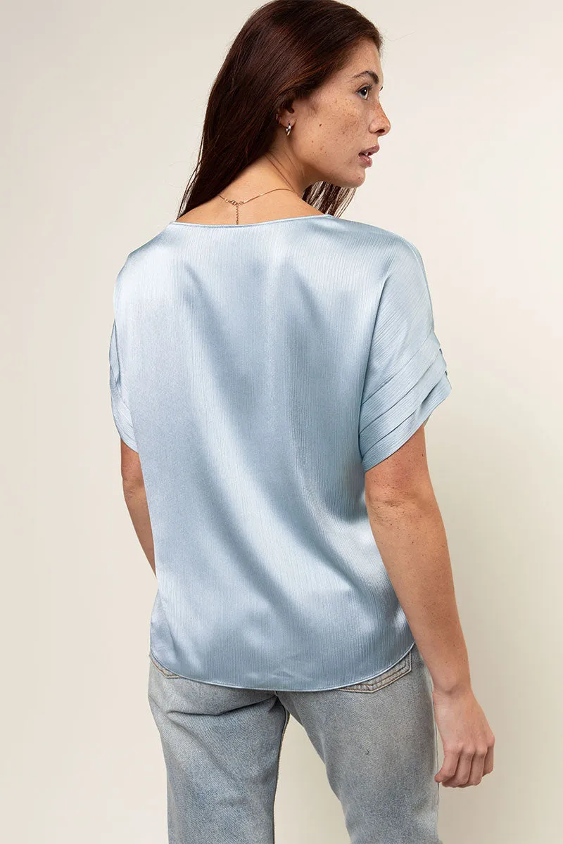 V-Neck Blouse With Bands Sleeve in Crinkle Satin