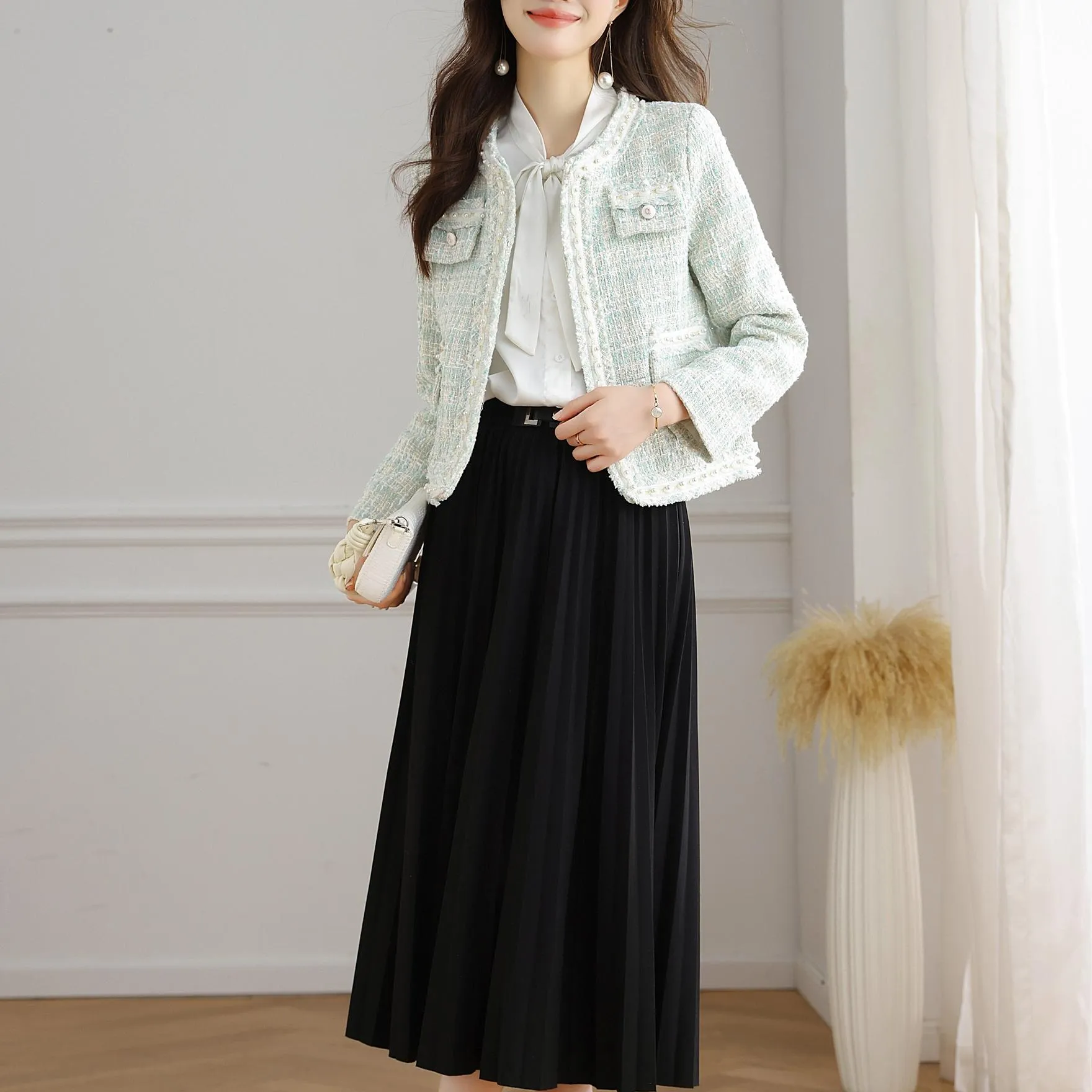 Women's Textured Print Blazer with Cropped Design