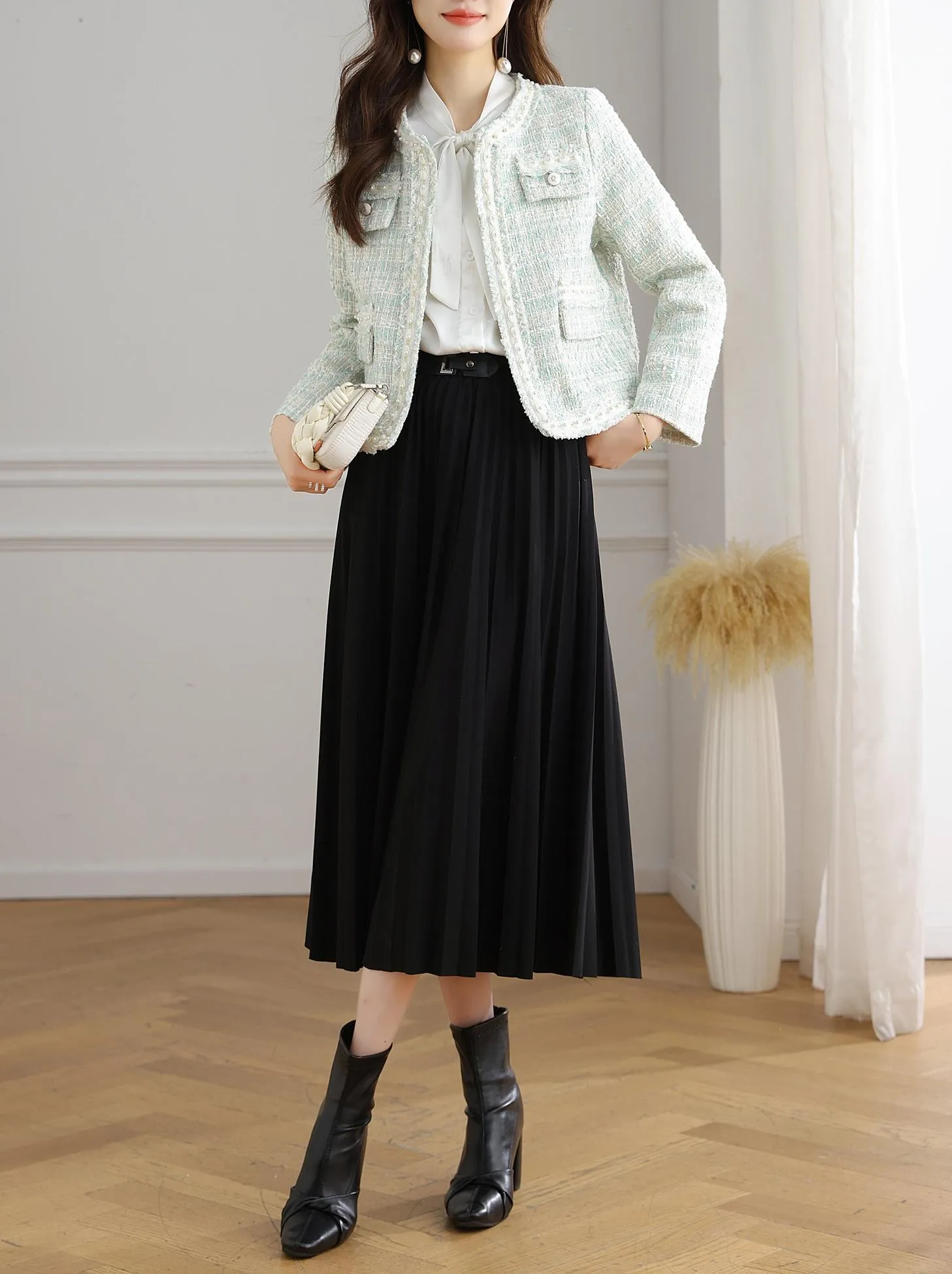 Women's Textured Print Blazer with Cropped Design
